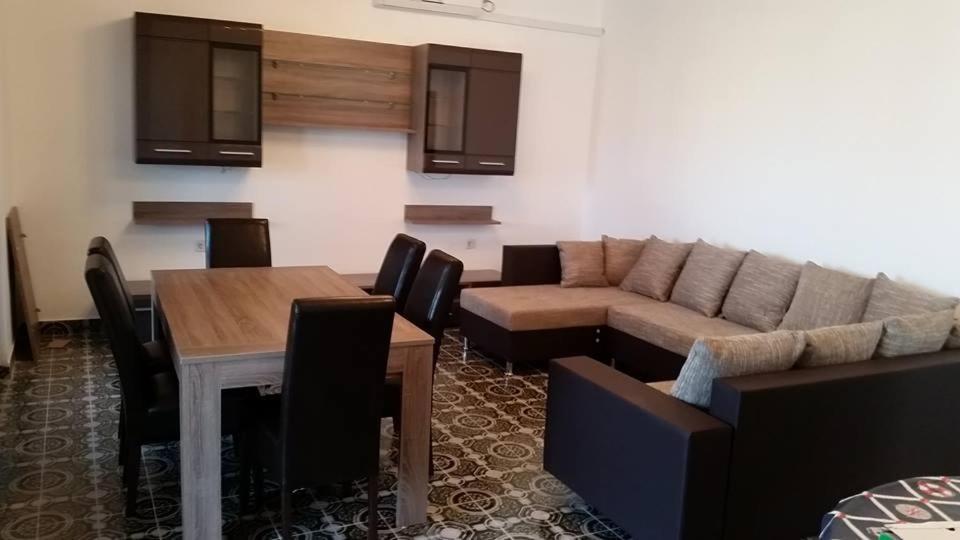 Apartmani Celjak باغ المظهر الخارجي الصورة