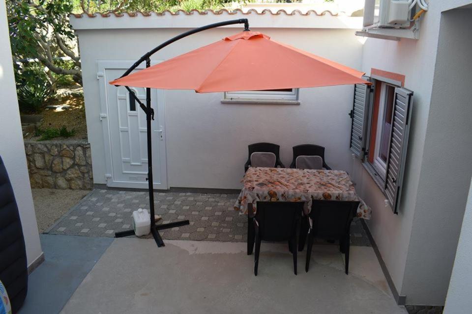 Apartmani Celjak باغ المظهر الخارجي الصورة